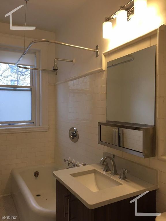 Building Photo - 81 Winchester St