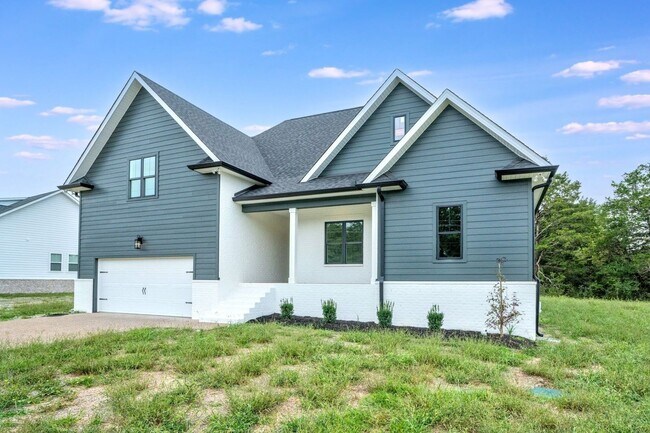 Building Photo - FOR LEASE- 4 BED 3 BATH SINGLE-FAMILY HOME IN LEBANON!