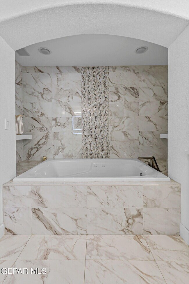 Building Photo - 6528 Calle Placido Dr