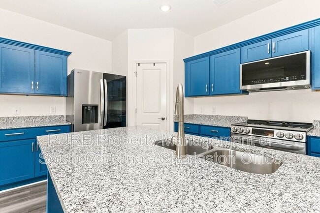 Building Photo - 484 Pender Woods Dr