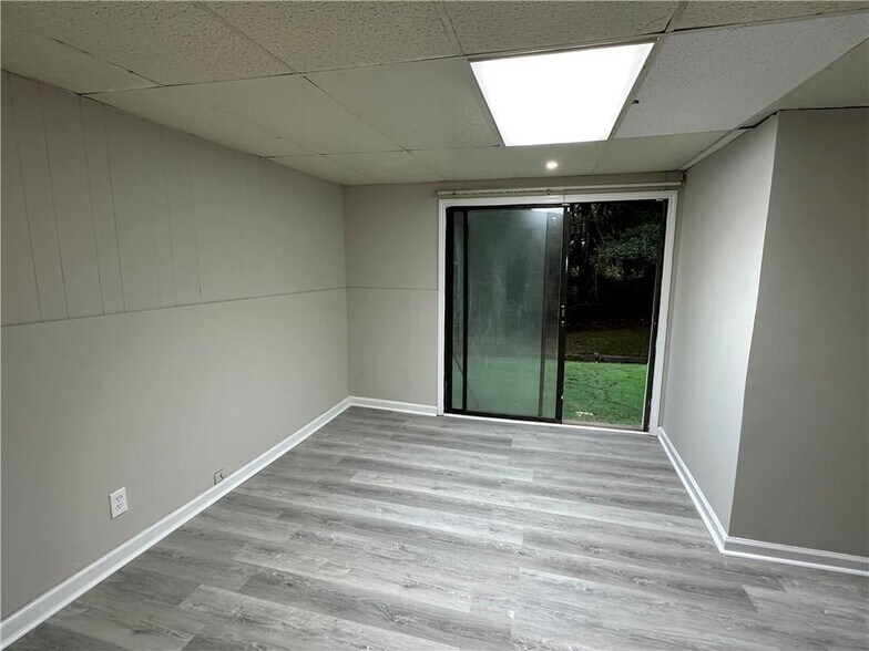 Building Photo - 422 Emmett St