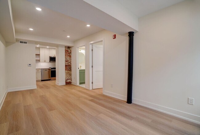 Building Photo - 620 S 8th St