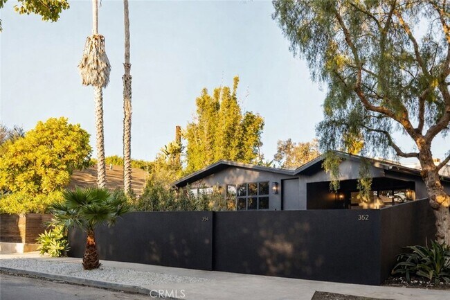 Building Photo - 354 5th Ave