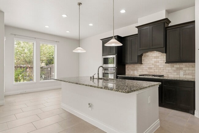 Building Photo - 9527 Scanlan Heights Ln