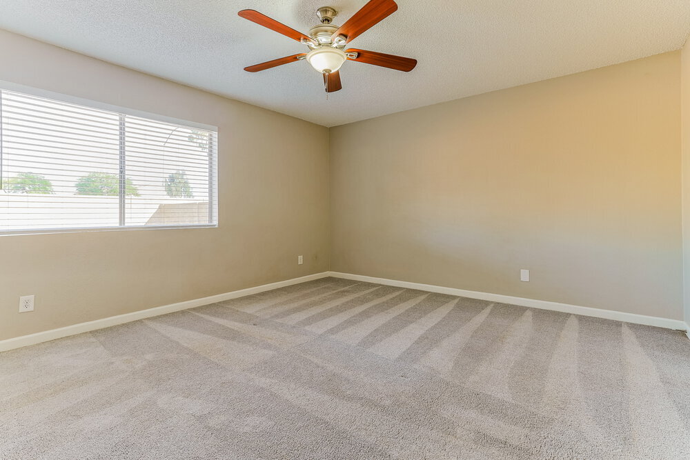 Building Photo - 664 S Robin Ln
