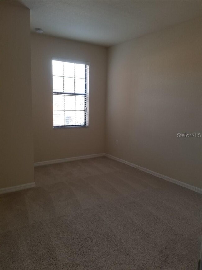 Building Photo - "Spacious 3-Bedroom Townhouse with Lake Vi...