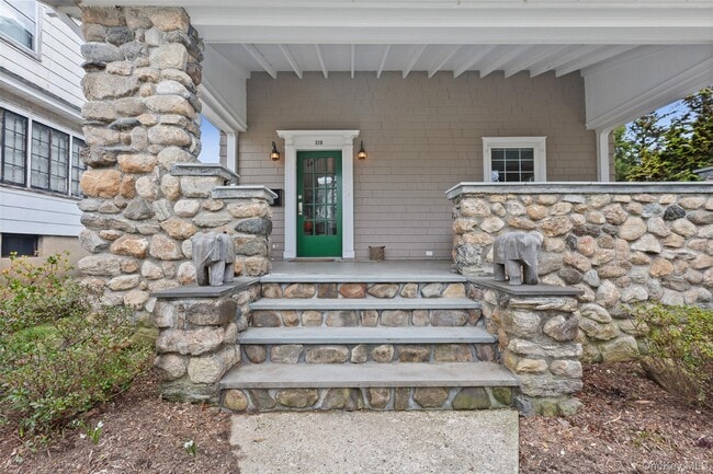 Building Photo - 518 Prospect Ave