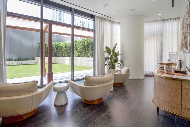 Building Photo - 801 S Miami Ave