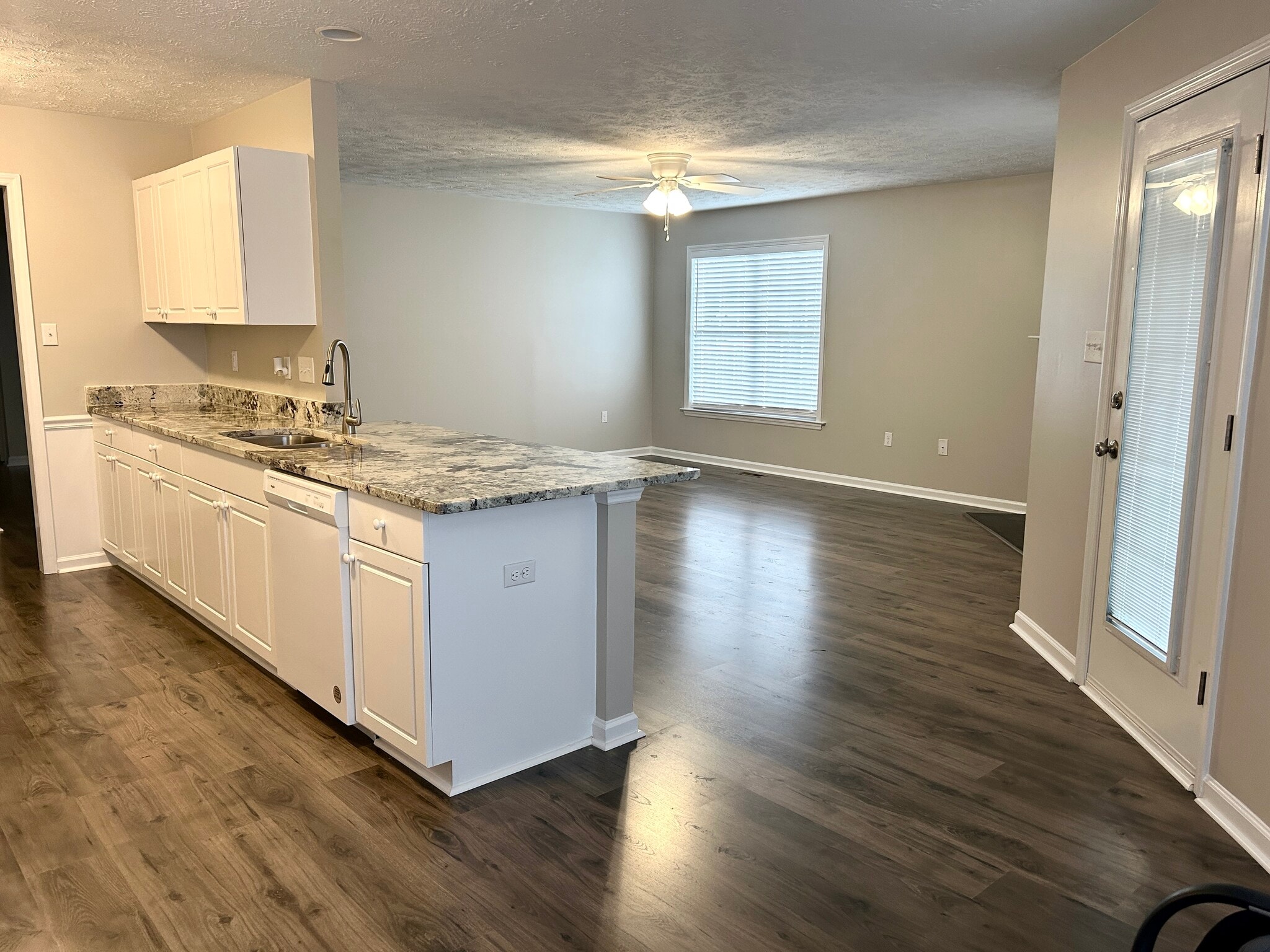 Building Photo - 1130 Alexwood Dr