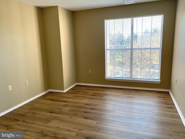 Building Photo - 21033 Timber Ridge Terrace