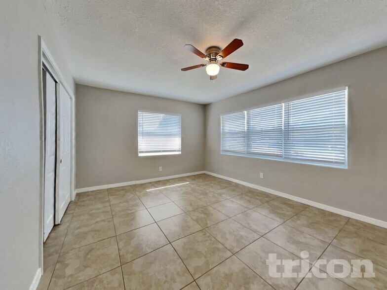 Building Photo - 1253 Jasmine Way