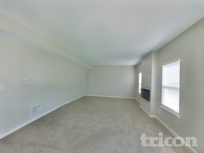 Building Photo - 371 Wakefield Ct