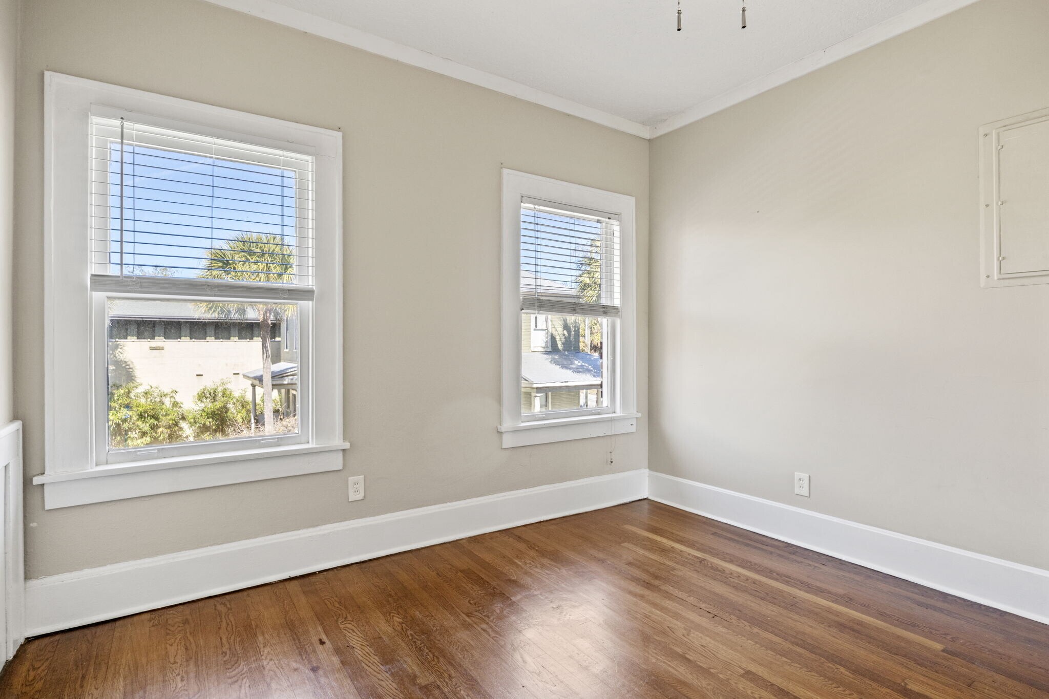 Building Photo - 1334 N Laura St