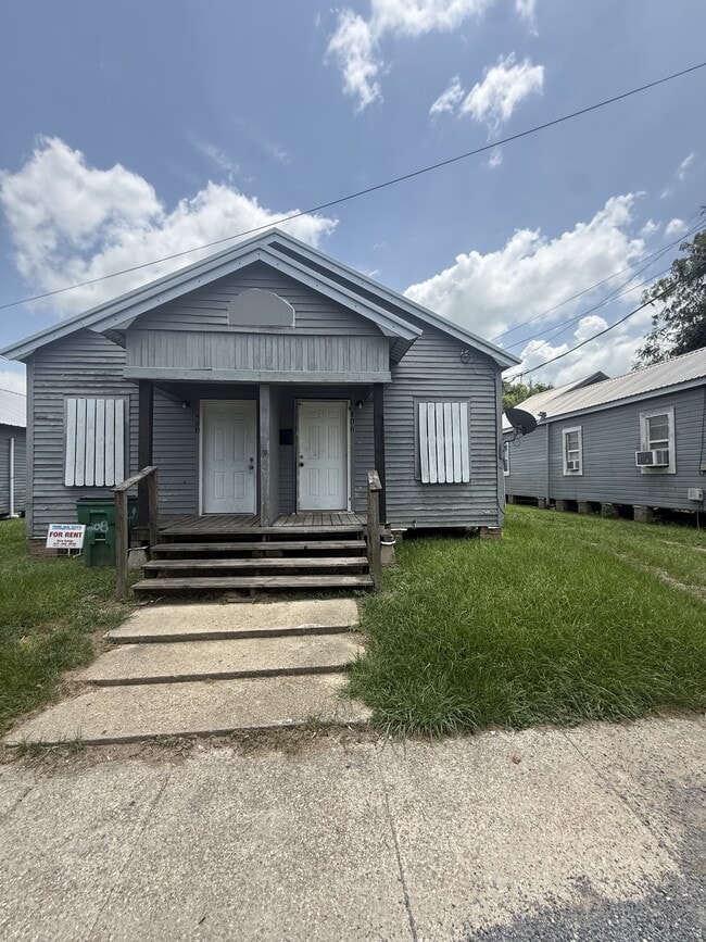 Building Photo - 406 Hawthorne St