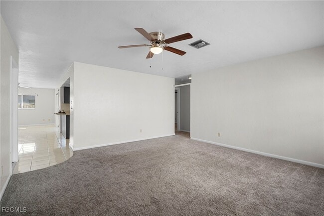 Building Photo - 9721 Deerfoot Dr