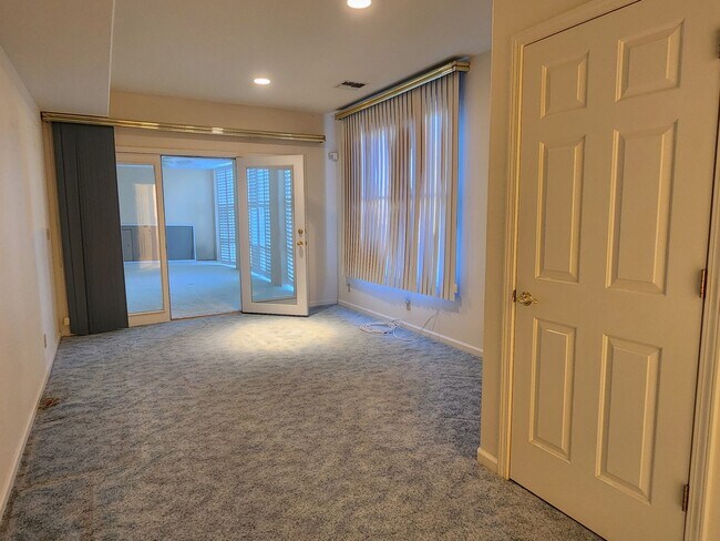 Building Photo - Multi level Mosaic Mansion on the Upper We...
