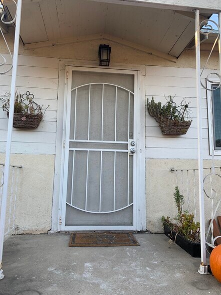 Primary Photo - 2409 Elmgrove St