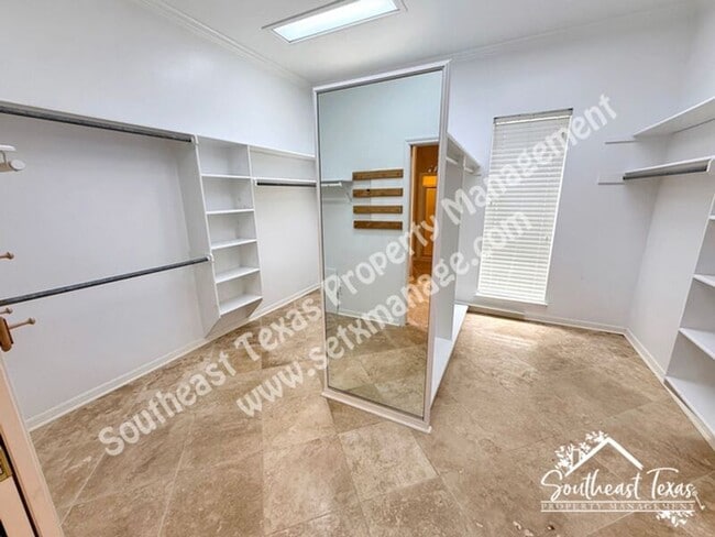 Building Photo - 4980 Littlewood Dr