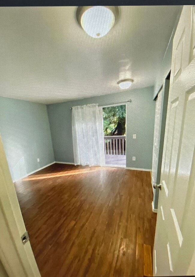 Building Photo - Charming Sudden Valley home with large fla...