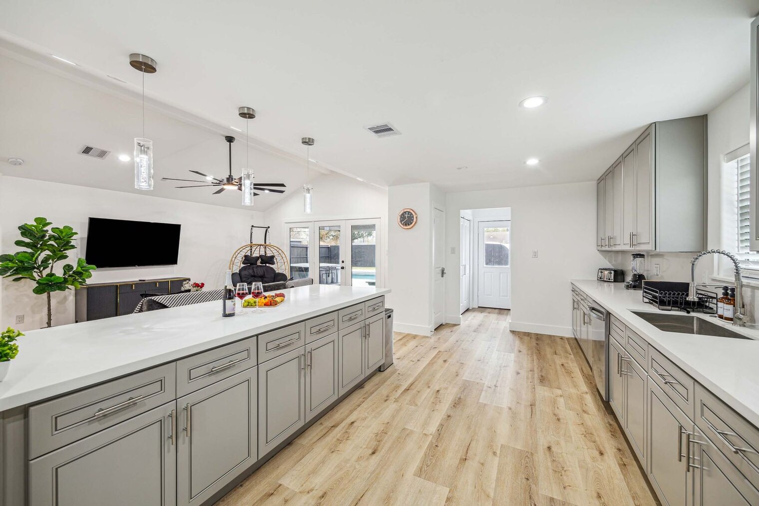 Building Photo - 5631 Cerritos Dr