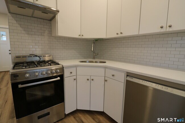 Building Photo - 6 Mary St