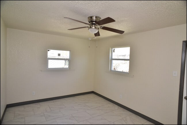 Building Photo - 2111 Portland Ave