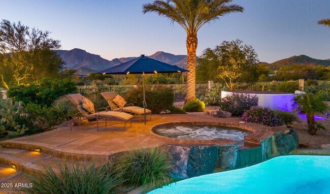 Building Photo - 5910 E Cielo Run S