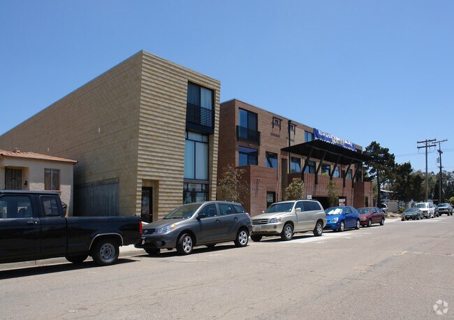 Building Photo - Del Rey Apartments