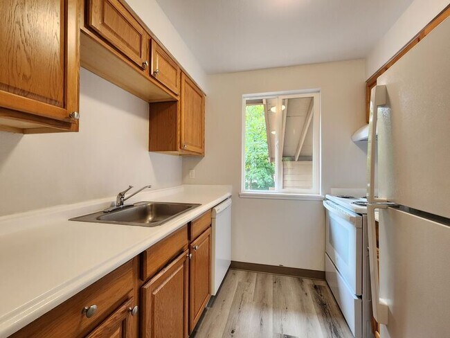 Building Photo - The Valley Woods Apartments
