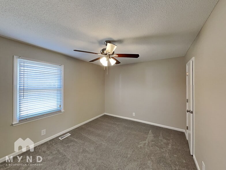 Building Photo - 2436 Judith Ave