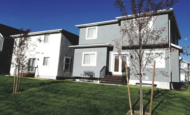 Building Photo - 4 bedroom/2.5 bathroom Townhome in Eagle Mountain