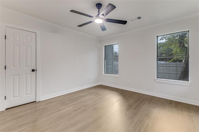 Building Photo - 5848 Kenwood Ave