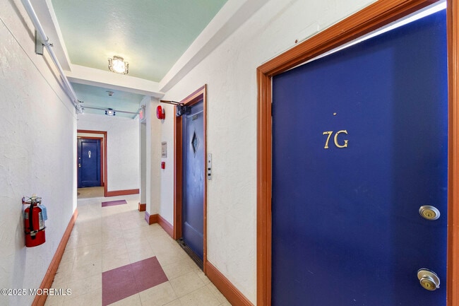 Building Photo - 400 Deal Lake Dr