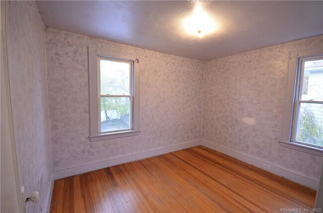 Building Photo - 147 Freeman Ave