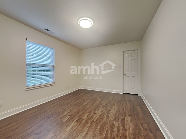 Building Photo - 4818 Ivy Rose Dr