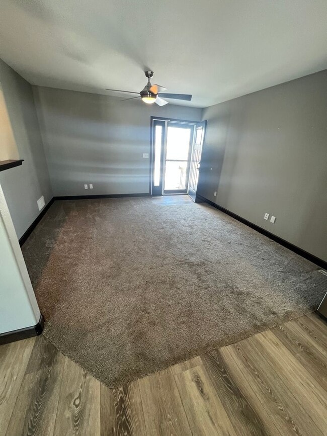 Building Photo - 3bd 3ba condo for rent!