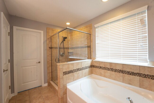 Building Photo - Coming Available!