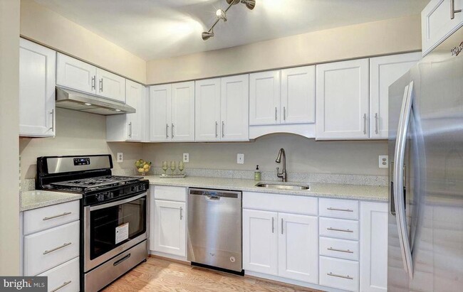 Building Photo - 7587 Chrisland Cove