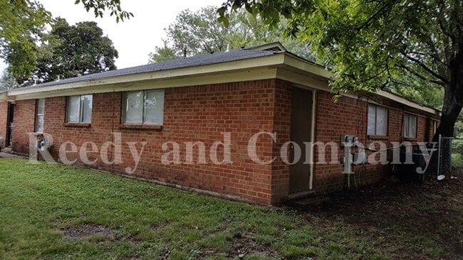 Building Photo - 3790 Jasmine Dr