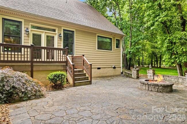 Building Photo - 8994 Azalea Rd