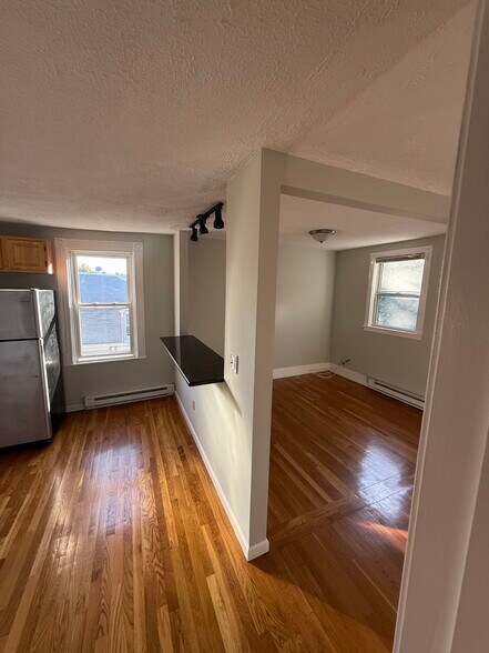 Building Photo - 119 Wrentham St