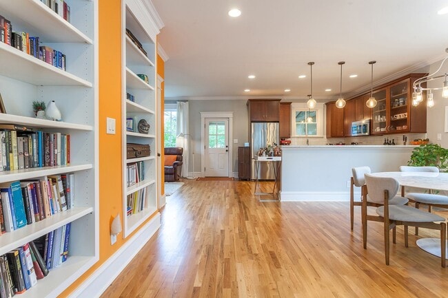 Building Photo - Gorgeous 3bd/2.5ba Two-Story Home Near Downtown Durham, Incredible Location!
