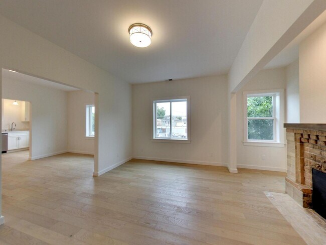 Building Photo - 1140 AB Chula Vista Ave