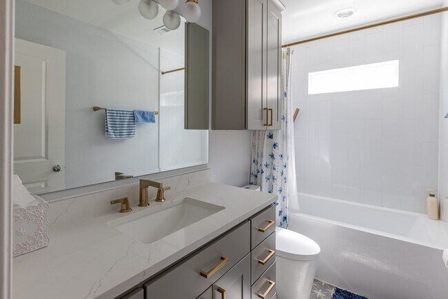 Building Photo - 5208 Petty St