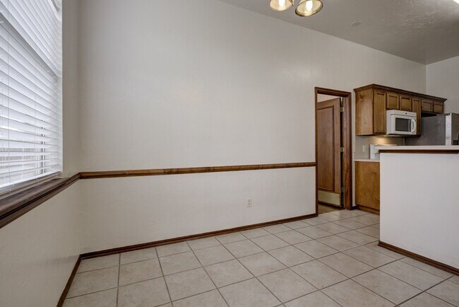 Building Photo - 2028 Old Central Dr