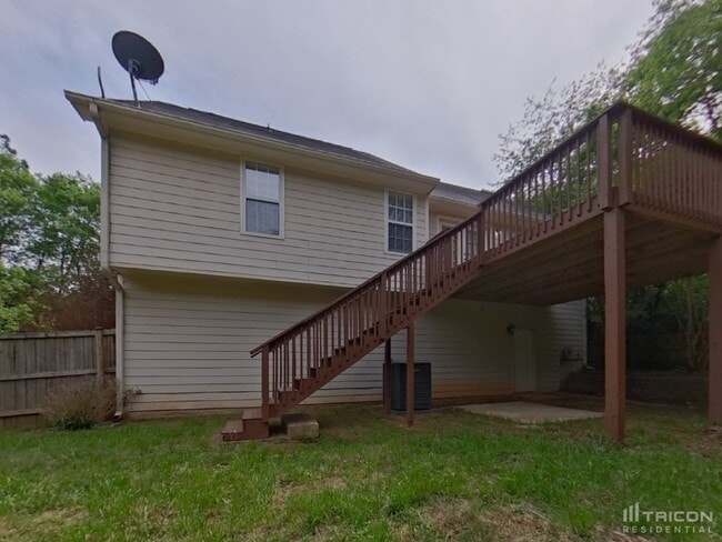 Building Photo - 6236 Pine Ln
