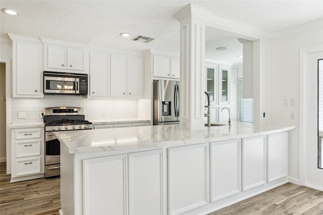 Building Photo - 3607 Deal St