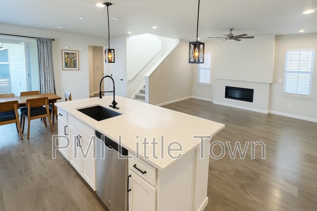 Building Photo - 8734 Middle Frk St