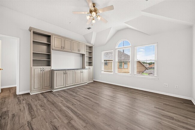 Building Photo - 1415 Kennewick Ct