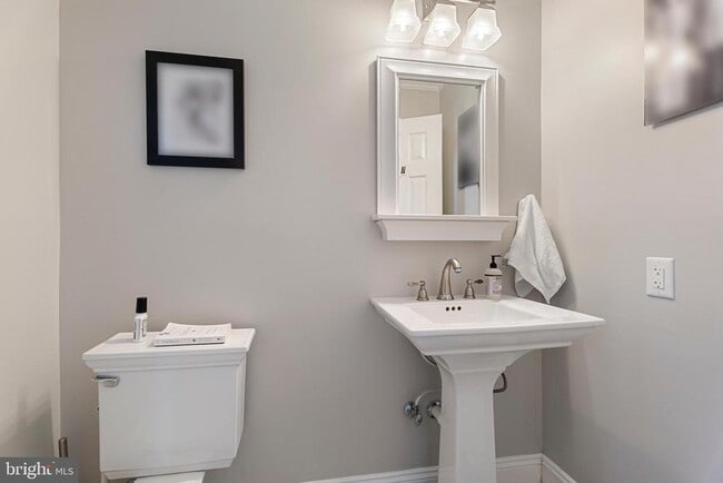 Building Photo - 3100 Franklin St